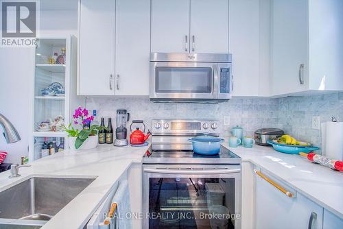 63 - 27 Eldora Avenue, Toronto, ON - Indoor Photo Showing Kitchen