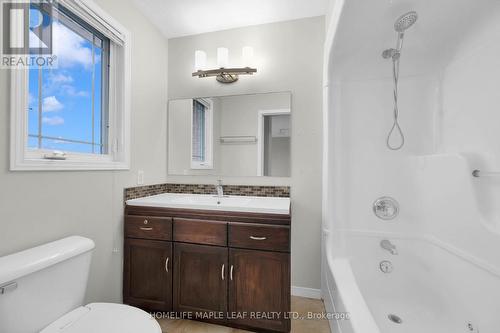 888 Paisley Road, Guelph, ON - Indoor Photo Showing Bathroom
