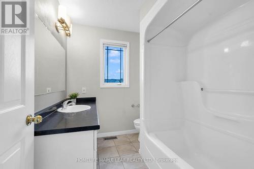 888 Paisley Road, Guelph, ON - Indoor Photo Showing Bathroom