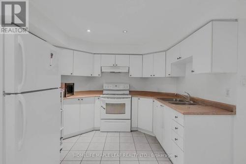 888 Paisley Road, Guelph, ON - Indoor Photo Showing Kitchen With Double Sink