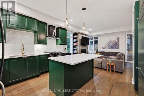 304 Riverdale Avenue, Ottawa, ON - Indoor Photo Showing Kitchen With Upgraded Kitchen