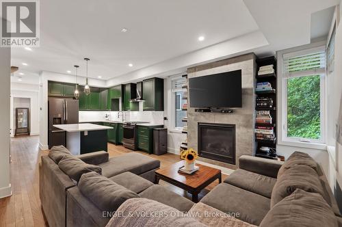304 Riverdale Avenue, Ottawa, ON - Indoor Photo Showing Living Room With Fireplace