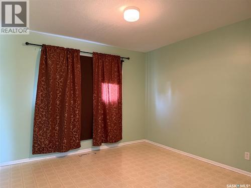 404 7Th Street E, Wynyard, SK - Indoor Photo Showing Other Room