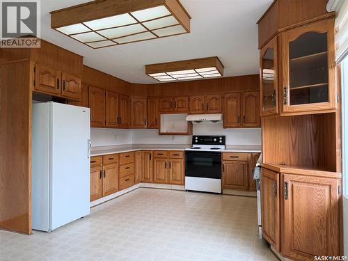 404 7Th Street E, Wynyard, SK - Indoor Photo Showing Kitchen