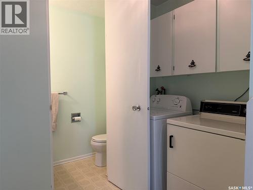 404 7Th Street E, Wynyard, SK - Indoor