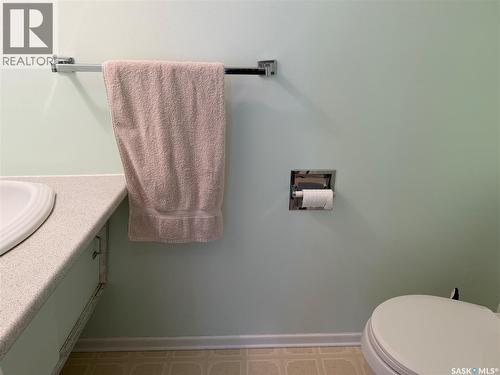 404 7Th Street E, Wynyard, SK - Indoor Photo Showing Bathroom