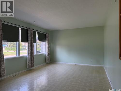 404 7Th Street E, Wynyard, SK - Indoor Photo Showing Other Room