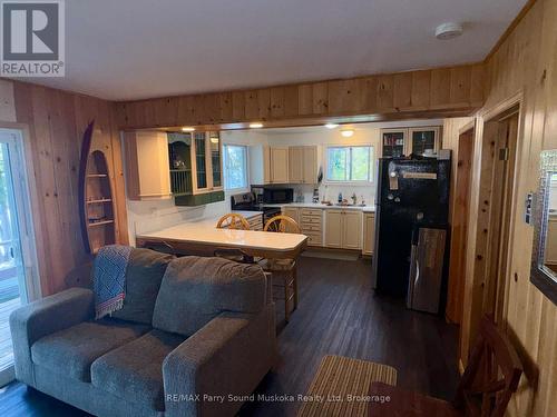 3 Robinson Road, Magnetawan (Ahmic Harbour), ON - Indoor
