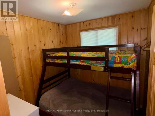 3 Robinson Road, Magnetawan (Ahmic Harbour), ON - Indoor Photo Showing Bedroom