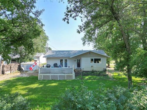 256 1St Avenue W, Souris, MB - Outdoor With Deck Patio Veranda