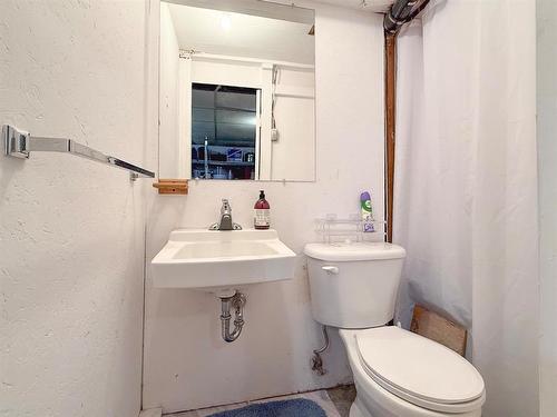 256 1St Avenue W, Souris, MB - Indoor Photo Showing Bathroom