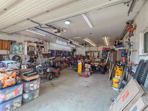 256 1St Avenue W, Souris, MB - Indoor Photo Showing Garage