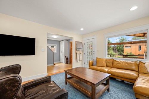 3220 Sutton Rd, Cumberland, BC 