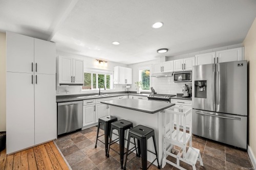 3220 Sutton Rd, Cumberland, BC 