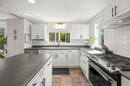 3220 Sutton Rd, Cumberland, BC 