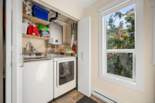 3220 Sutton Rd, Cumberland, BC 