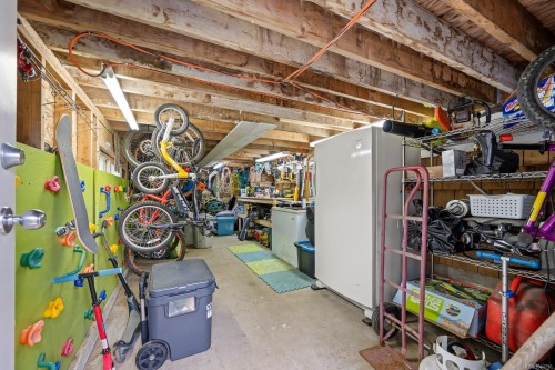 3220 Sutton Rd, Cumberland, BC 