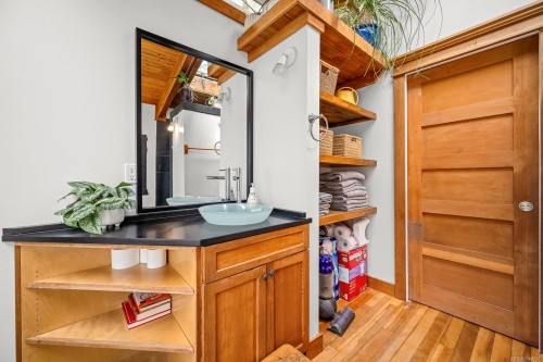 3220 Sutton Rd, Cumberland, BC 