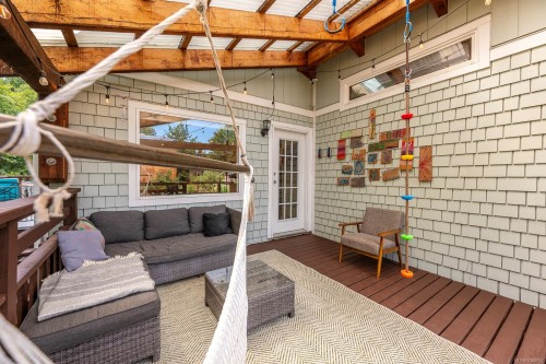 3220 Sutton Rd, Cumberland, BC 