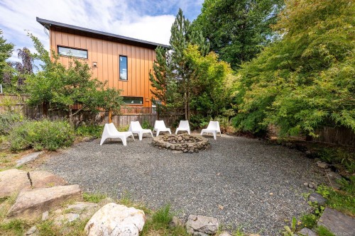 3220 Sutton Rd, Cumberland, BC 