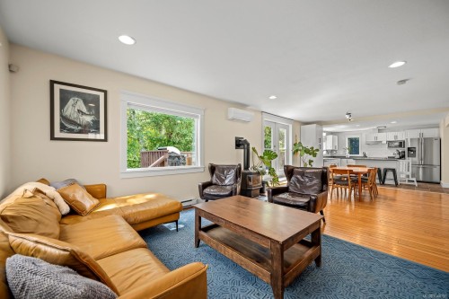 3220 Sutton Rd, Cumberland, BC 
