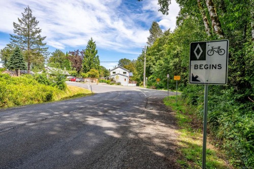 3220 Sutton Rd, Cumberland, BC 