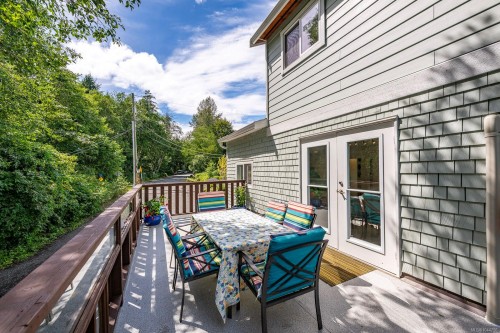 3220 Sutton Rd, Cumberland, BC 