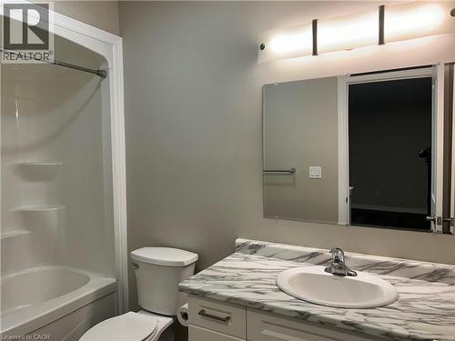 992 Windham Centre Road Unit# 1, Windham Centre, ON - Indoor Photo Showing Bathroom