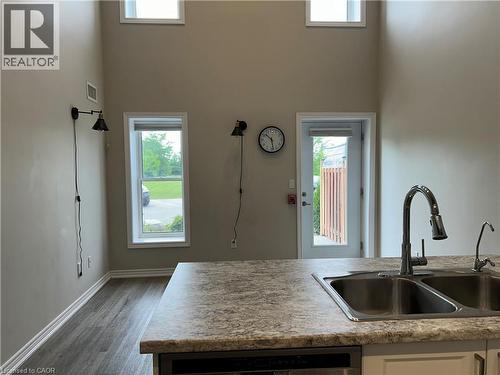 992 Windham Centre Road Unit# 1, Windham Centre, ON - Indoor Photo Showing Kitchen With Double Sink