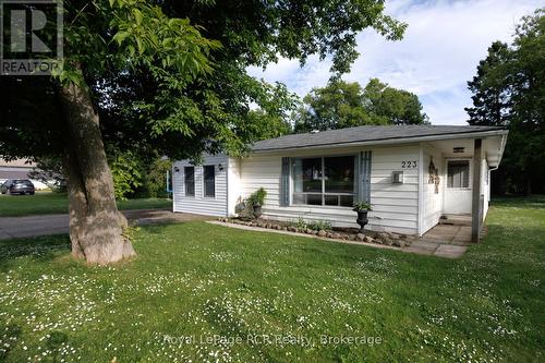 Welcome to 223 Division St. - 223 Division Street, South Bruce Peninsula, ON - Outdoor