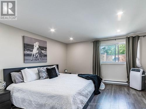 124 - 180 Mississauga Valley Boulevard, Mississauga, ON - Indoor Photo Showing Bedroom