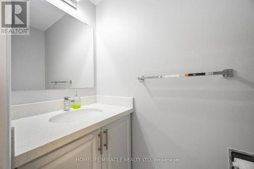 8 Lansbury Drive, Toronto, ON - Indoor Photo Showing Bathroom