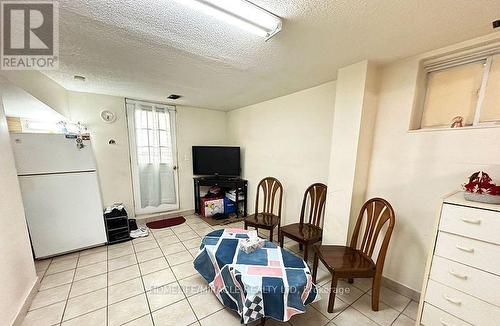 8 Lansbury Drive, Toronto, ON - Indoor
