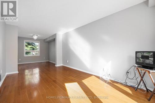 8 Lansbury Drive, Toronto, ON - Indoor