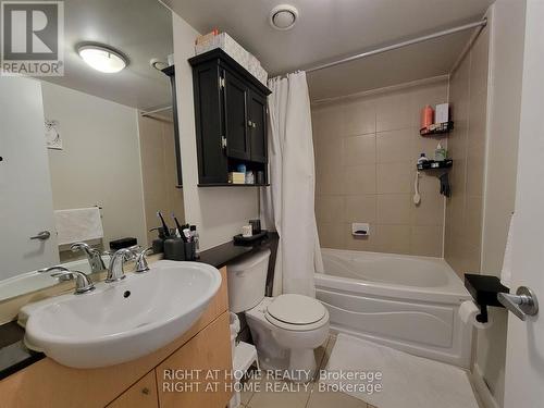 3205 - 361 Front Street W, Toronto, ON - Indoor Photo Showing Bathroom