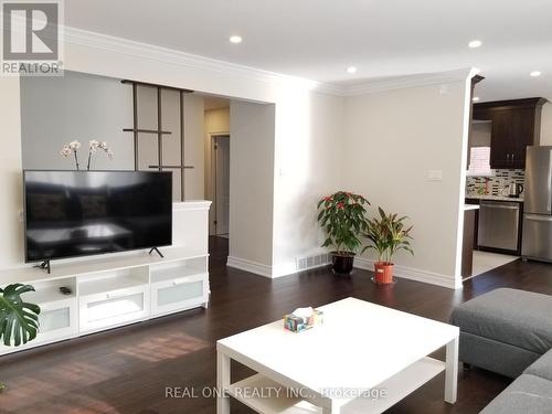 Living Room 5 - 26 Applefield Drive, Toronto, ON - Indoor Photo Showing Living Room