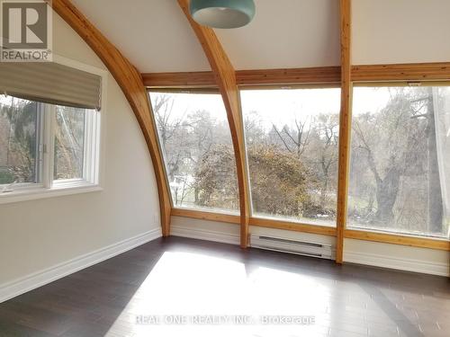 Sunroom 2 - 26 Applefield Drive, Toronto, ON - Indoor Photo Showing Other Room
