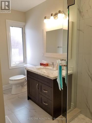 Main Bathroom 1 - 26 Applefield Drive, Toronto, ON - Indoor Photo Showing Bathroom