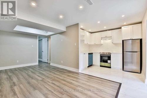 99 Maple Sugar Lane, Vaughan, ON - Indoor Photo Showing Kitchen