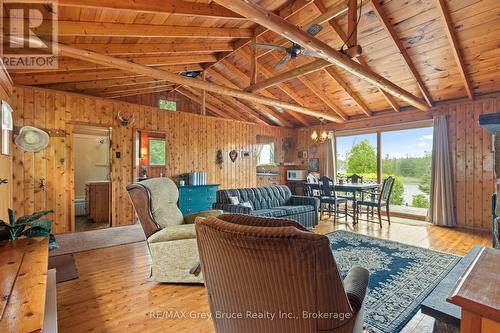 263 Eagle Road, Northern Bruce Peninsula, ON - Indoor Photo Showing Living Room