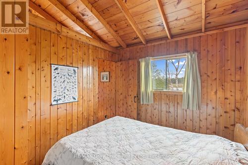 263 Eagle Road, Northern Bruce Peninsula, ON - Indoor Photo Showing Bedroom