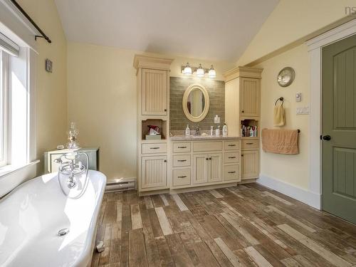 1013 Fall Brook Road, Mcphersons Mills, NS - Indoor Photo Showing Bathroom