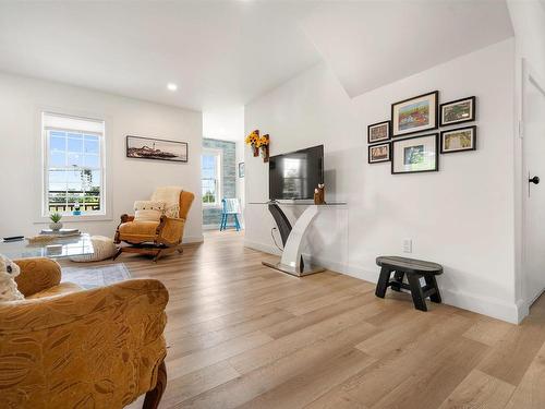 96 Faulkland Street, Pictou, NS - Indoor Photo Showing Living Room