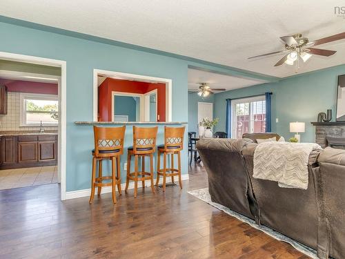 10 Westwood Drive, Dartmouth, NS - Indoor Photo Showing Living Room