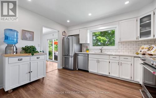 7462 15 Side Road, Halton Hills, ON - Indoor Photo Showing Kitchen With Upgraded Kitchen