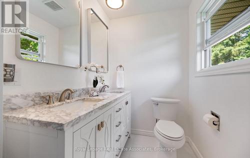 Ensuite bathroom - 7462 15 Side Road, Halton Hills, ON - Indoor Photo Showing Bathroom