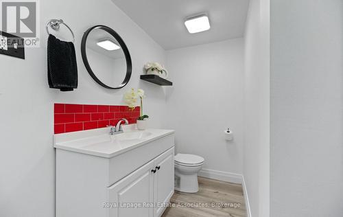Bathroom in lower level - 7462 15 Side Road, Halton Hills, ON - Indoor Photo Showing Bathroom