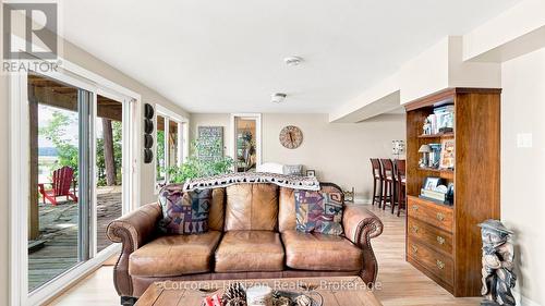 380 Robins Point Road, Tay (Victoria Harbour), ON - Indoor