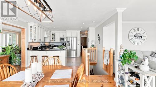 380 Robins Point Road, Tay (Victoria Harbour), ON - Indoor Photo Showing Dining Room