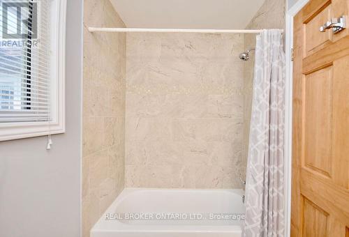Main 4-piece bathroom - 5818 Victoria Park Road, Ramara, ON - Indoor Photo Showing Bathroom